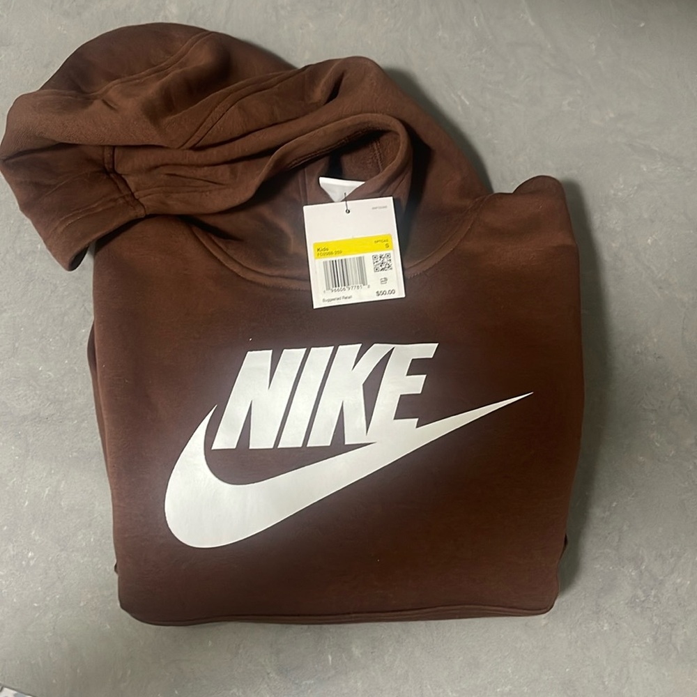 NWT Kid’s Nike Sweatshirt in mocha